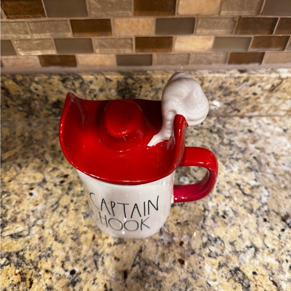 NWOT Disney are Dunn Captain Hook Mug with Hat Topper Lid - Picture 2 of 6